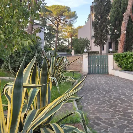 Guru Mostacciano Ferienhaus *